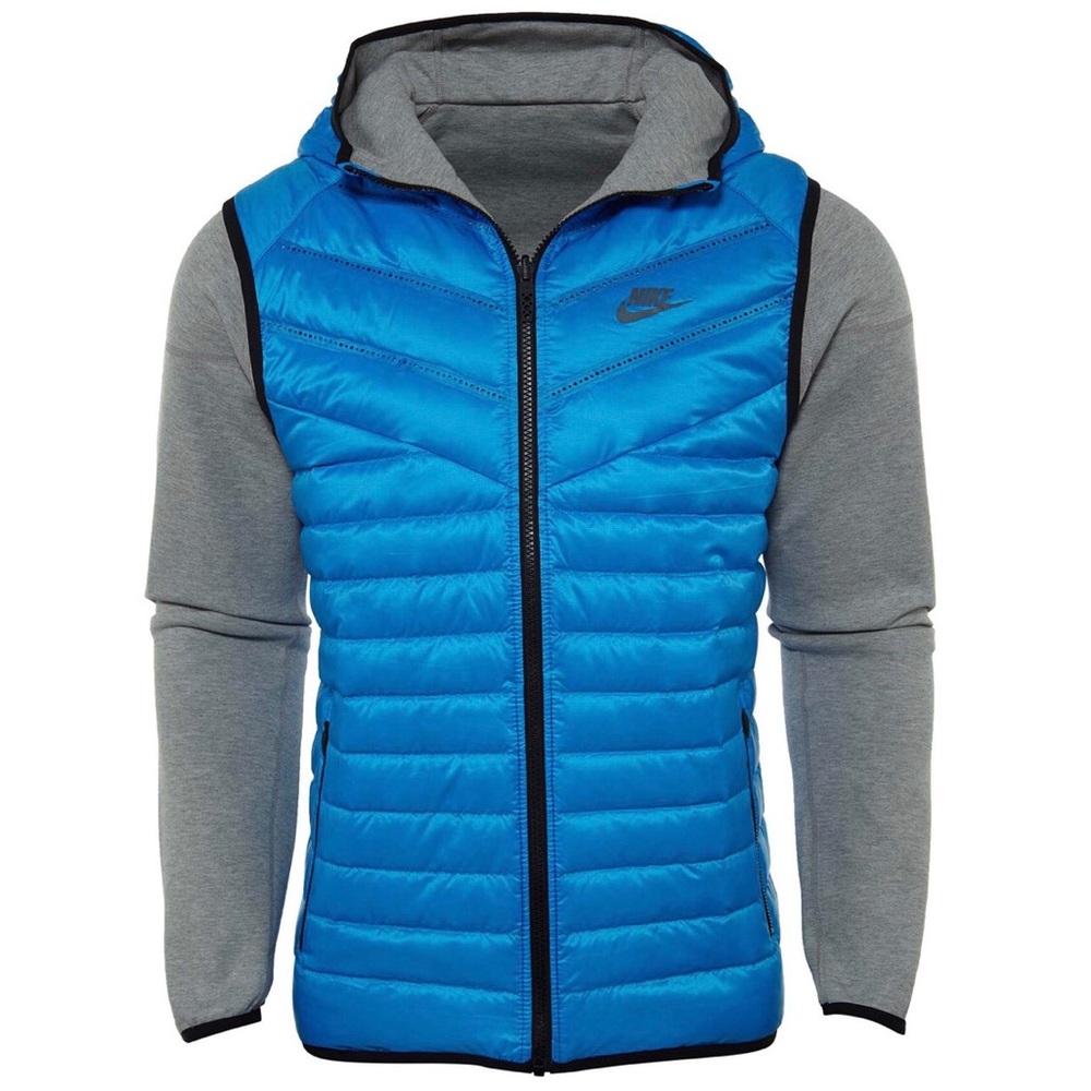 🔥Nike Jacket Best item I’ve had new or not.🔥